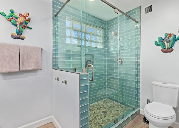 Vibrant 4 Bedroom With Pool And *
