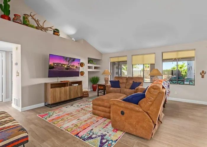 Vibrant 4 Bedroom With Pool And Holiday home Fountain Hills